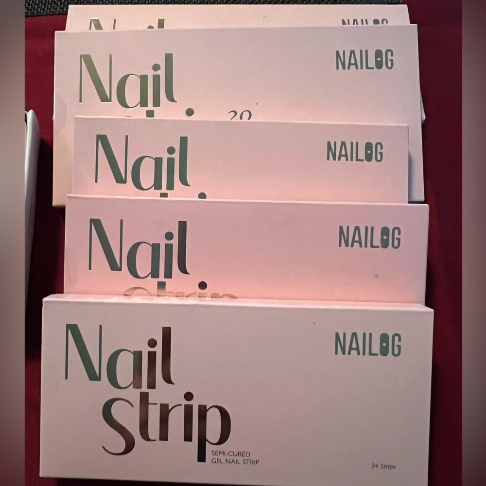 NIB NAILOG Gel Nail Polish Strips & UV Lamp